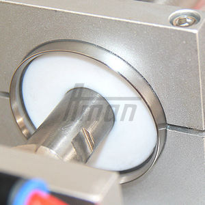 Machine de remplissage semi-automatique pour liquides à haute viscosité, pour sachets, bouteilles, flacons et pots avec emballage en plastique/verre - Product Image 3