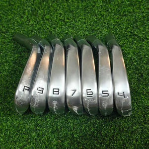 مجموعة مضارب الجولف الحديدية لعام 2025 للاعبين اليمينيين، 4 قطع من الفولاذ المقاوم للصدأ مع مقبض مطاطي - مضارب سوداء للمستخدمين اليمينيين - Product Image 1