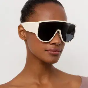 Fashion Rimless Triangle Rhinestone Sunglasses Ladies Retro Transparent Ocean Lens Glasses Men Pink Yellow Sunglasses UV400