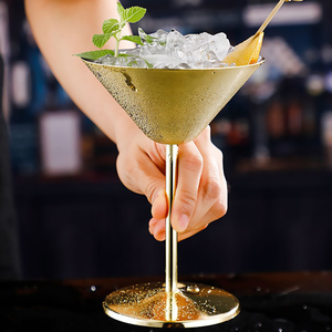 Copas de Vino de Metal Reutilizables y Duraderas de 240 ml, Copas de Martini de Acero Inoxidable para Fiestas en Bares, Accesorios de Bar de Metal - Product Image 3