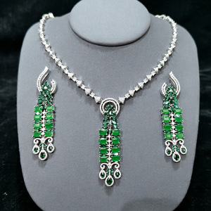 Set <span class=keywords><strong>di</strong></span> Collana e Orecchini ZX <span class=keywords><strong>di</strong></span> Alta Gamma in Rame Placcato Oro Puro con Zirconi Colorati, Gioielli <span class=keywords><strong>di</strong></span> Lusso per Spose, Cene e Feste, Stile Vintage Femminile - Product Image 4