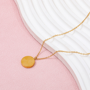 Joolim Jewelry - Collar con Colgante de Diosa del Sol Chapado en Oro de 18K, Joyería de Acero Inoxidable al por Mayor - Product Image 4