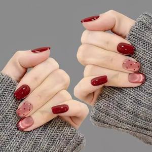 <span class=keywords><strong>Faux</strong></span> <span class=keywords><strong>ongles</strong></span> courts en amande à couverture complète, design feuille <span class=keywords><strong>d</strong></span>'<span class=keywords><strong>or</strong></span> et perles, vente en gros <span class=keywords><strong>d</strong></span>'usine - Product Image 1