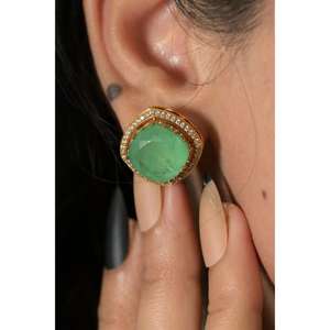 Pendientes Largos Étnicos Indios de Plata de Ley 925 con Incrustaciones de Piedras Preciosas Verdes de Alta Calidad y Baño de Oro para Festivales y Bodas - Product Image 1