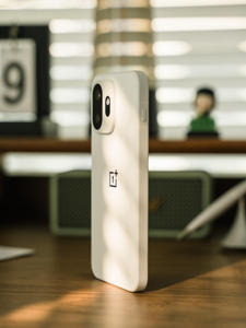 Hot selling OnePlus 15T Smartphone, 50MP Telephoto <b>Camera</b> f/2.8 85mm 4P Lens, AF & 2-Axis OIS, <b>Wireless</b> Charging - Product Image 4