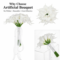 Élégant Bouquet Artificiel de Phalaenopsis Blanc avec Anneau Perlé et Feuillage Vert – Décoration de Mariage et de Cérémonie Nuptiale à Tenir à la Main
