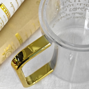 Vaso de Lavandería Kosher Personalizado de Acrílico Transparente con Asa Dorada - Product Image 6
