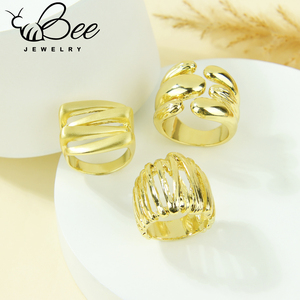 Anillos abiertos gruesos de joyería fina de oro de 14k hipoalergénicos, anillos geométricos únicos hechos a mano y en capas para chicas. - Product Image 4