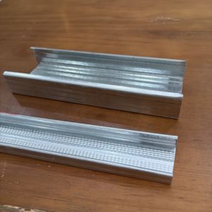 Profilato Angolare in Acciaio Zincato Omega / Canale di Supporto per Sistemi a Soffitto - Product Image 2