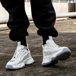 Chaussures de sport décontractées tendance 2026 à lacets, semelle épaisse antidérapante et respirante, rehaussantes, pour la course en extérieur et le basketball masculin - Product Image 3