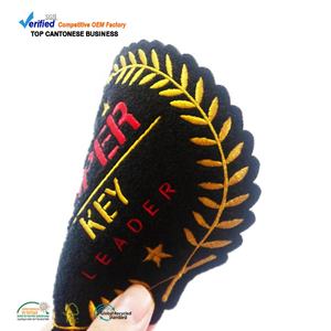 Parches <span class=keywords><strong>de</strong></span> Chenilla Termoadhesivos <span class=keywords><strong>de</strong></span> Alta Calidad, Fabricante <span class=keywords><strong>de</strong></span> Insignias <span class=keywords><strong>de</strong></span> Chenilla con Logotipo Bordado Personalizado para Chaquetas - Product Image 1