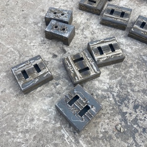 Concasseur à marteaux en acier à haute teneur en manganèse et en alliage pour broyeur à marteaux de pierre - Product Image 1
