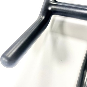 Realizamos procesamiento de recubrimiento por inmersión de hardware, incluyendo el recubrimiento por inmersión personalizado de PVC para mangos de diversos equipos de fitness. - Product Image 2