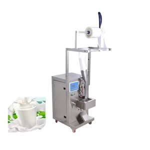 Machine automatique de fabrication et d'emballage à petite échelle pour sachets de liquides (lait, eau, huile de moutarde) et de poudres alimentaires - Product Image 1