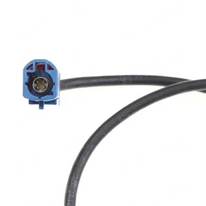 Cámara de visión trasera para Tesla Model S 17-23, resolución 640x480, NTSC, fuente de alimentación de 12V CC - Product Image 3