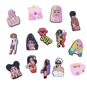 नई आगमन <span class=keywords><strong>nicki</strong></span> मिनाज कार्टून pvc जूता लड़कियों की चप्पल और जूते के सामान के लिए टिकाऊ सिलिकॉन बकसुआ सजावट - Product Image 1