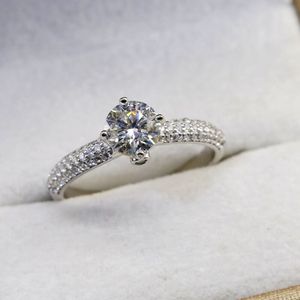 Anillo de Plata de Ley 925 con Moissanita HQ GEMS, Color D, Claridad VVS1, Piedra Principal Tipo Diamante, Un Quilate, para Mujer - Product Image 2