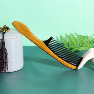 Peine de madera hecho a mano con cuerno de vaca de 15-20 cm para el cuidado del cabello, para la población en general - Product Image 3
