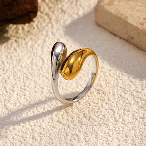 Anillo de Dos Capas con Diseño Geométrico en Acero Inoxidable Chapado en Oro de 18K para Mujer, Dorado y Plateado, Minimalista, Moderno, para Boda, Compromiso, Fiesta - Product Image 5