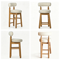 Tabouret de bar Wabi-Sabi Japandi en chêne naturel, écologique et durable, avec dossier cylindrique en tissu bouclé crème Teddy, pour la maison, le bar et l'hôtel