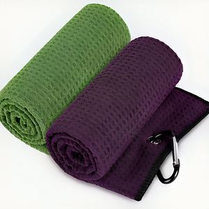 Serviette de golf personnalisée avec logo brodé, en microfibre premium à texture gaufrée, avec clip métallique pour golfeurs et sports de plein air - Product Image 1
