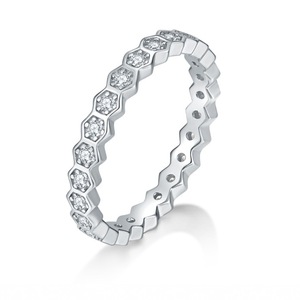 Anillo de Eternidad de Moissanita en Oro Amarillo con Engaste Hexagonal Pavé y Corte Brillante Redondo, Joyería Clásica de Compromiso para Mujer - Product Image 2