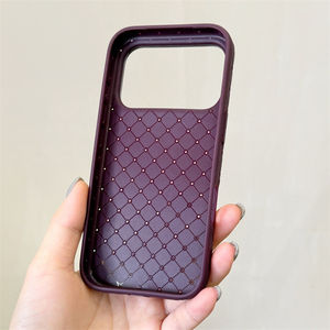 Funda de Teléfono con Textura de Cuero TPU Suave y Tejido Tecnológico para iPhone 18 17 16 15 Pro Max, con Disipación de Calor y Protección Contra Impactos - Product Image 5