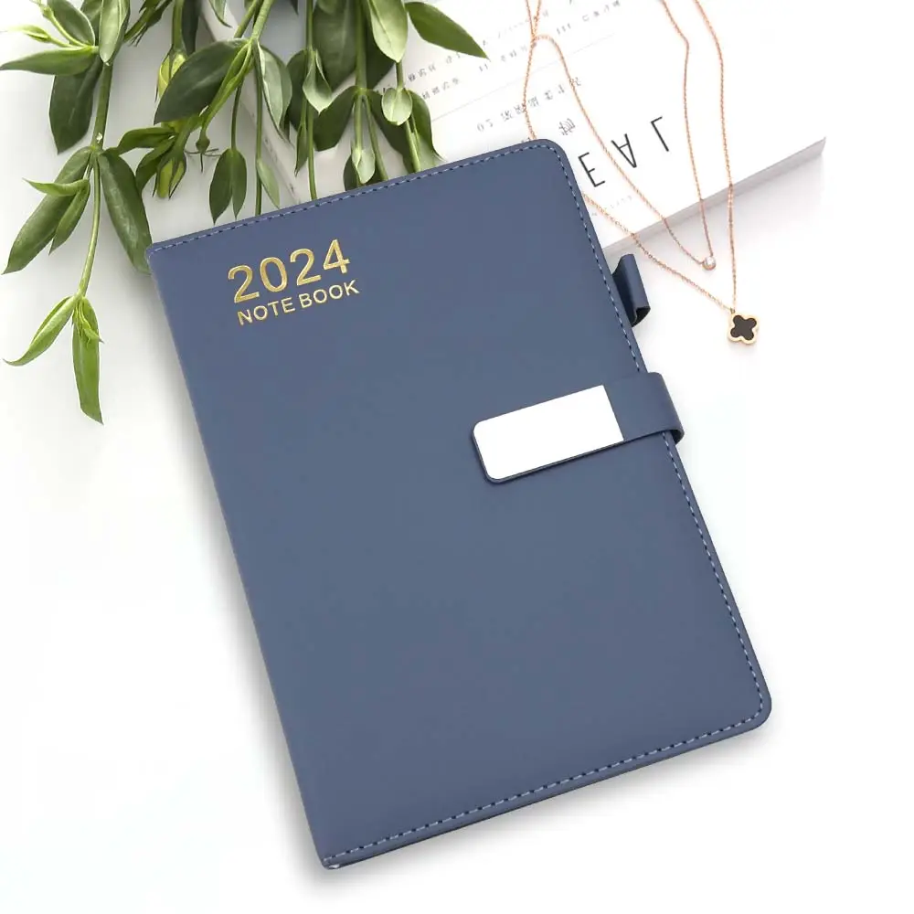 2024 2025 प्रोमोशनल ओम बिजनेस नोट बुक ए5 कस्टम पीयू लेदर डायरी हार्डकवर जर्नल नोटबुक पेन होल्डर के साथ