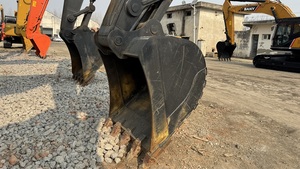 Excavatrice sur chenilles Volvo EC290 d'occasion, 29 tonnes, bonnes performances, faible nombre d'heures de travail, moteur EPA CE, pompe hydraulique. - Product Image 2