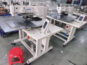 Machine à coudre industrielle informatisée Juki 221 d'occasion avec une portée de couture de 300*200 mm - Product Image 5