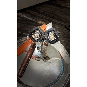 New Materials Integrated Into Traditional Manufacturing Processes Exquisite Appearance Carbon Fiber Mechanical <b>Watch</b> - Product Image 4