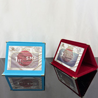 Plaque de velours bleu rouge turquoise Plaque de certificat de velours pliable avec plaque d'argent MH-J0797