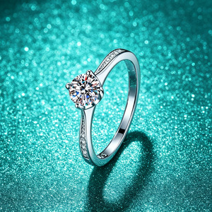 Bague Éternité Classique pour Femme, Personnalisée, à Quatre Griffes, en Argent Massif S925 Plaqué Rhodium, avec Moissanite 0.5CT - Product Image 6