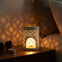 Brûleur d'Huiles Essentielles en Céramique Blanche, Creux, Motif Floral, Chauffe-Cire Fondue, Diffuseur d'Arômes en Porcelaine pour Décoration Intérieure et Spa