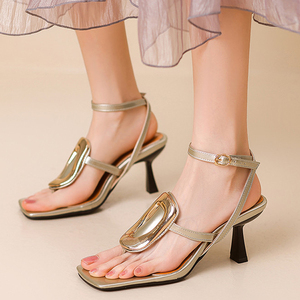 Sandales à talons bas et décorations frontales pour femme, grande taille 48, style mules ouvertes à bout large, idéales pour l'été - Product Image 1