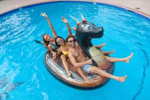 Flotteur de piscine gonflable géant en PVC Dragon noir MAKE WAVES avec paillettes scintillantes pour adultes - Product Image 6