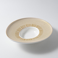 Hôtel haut de gamme en céramique Triangle Platos pour la gastronomie moléculaire Porcelaine Caviar Plats Vaisselle de mariage Assiette de vaisselle unique