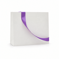 Sacs shopping personnalisés en papier cartonné blanc pour lingerie et vêtements de nuit, emballage cadeau personnalisé pour boutiques de détail