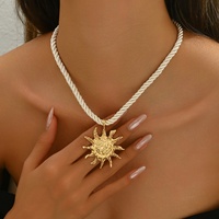 Collier pendentif unisexe en alliage de zinc plaqué or, motif soleil, fait main, avec chaîne en corde, style transfrontalier Europe & Amérique