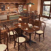 Chaises de salle à manger empilables modernes et minimalistes en bois et rotin tressé avec coussin pour mariages et restaurants