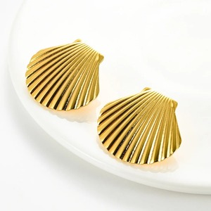 1 Paire de Boucles d'Oreilles Clous en Acier Inoxydable Coquillage pour Femmes et Filles, Grandes et Massives, Plaqué Or, Chic d'Été, Bijoux de Plage Océan, Cadeau - Product Image 1