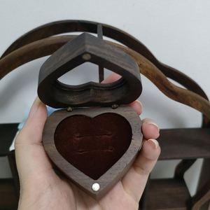 Boîte à bague en bois en forme de cœur avec <span class=keywords><strong>fenêtre</strong></span> transparente pour demande en mariage - Product Image 6