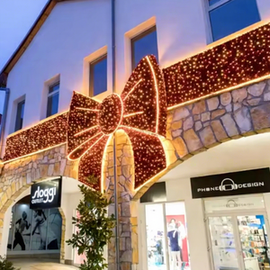 Motifs lumineux en ruban pour ajouter une profondeur visuelle aux décorations de Noël dans les places publiques, les centres commerciaux et les cours d'hôtels - Product Image 1