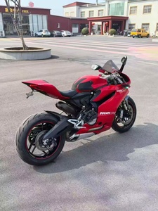 Moto Ducati 899 Panigale de luxe, bicylindre en L, injection électronique, puissante, super sport, vitesse 280 km/h - Product Image 6