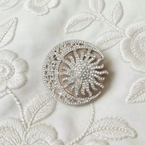 Mother's Day Gift Sunflower Flower Brooch Pins High-end Gold Plated Alloy <b>Wedding</b> Engagement Party <b>Accessories</b> - Product Image 5
