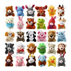 2024 Venta caliente al por mayor diseño de personajes personalizados Mini juego de animales de peluche lindo suave pequeño OEM llavero de peluche personalizado