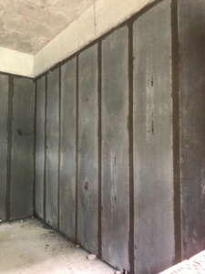 Machine d'extrusion de panneaux muraux en <span class=keywords><strong>béton</strong></span> pour intérieur et extérieur, haute productivité, moteur à économie d'énergie, semi-automatique pour maisons préfabriquées - Product Image 3