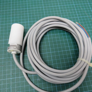 Interruptor de Proximidad Capacitivo Kas-70-a14-aplc, Carcasa A14, Salida Analógica, para Monitoreo del Nivel de Botellas en Bebidas - Product Image 1