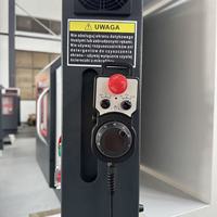 Tour à jantes numérique AWR26 à commande numérique CNC pour la réparation de jantes en alliage, destiné aux centres de service automobile