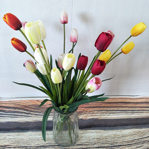 Bouquet de tulipes artificielles Queyiyi, fleurs en soie de 53 cm, résistantes aux UV, décoration d'intérieur, accessoires de mariage - Product Image 2